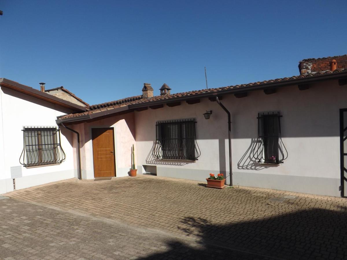 לינה וארוחת בוקר Lu (Piedmont) Domus Amica מראה חיצוני תמונה
